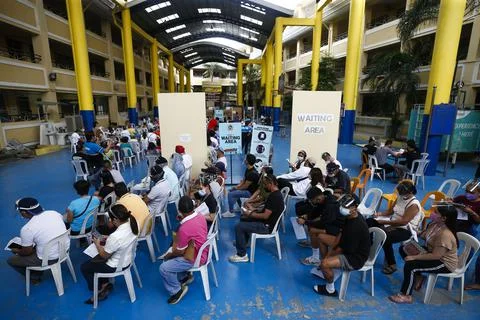 Philippines include economic workers in scope of COVID-19 vaccination campaign,  Foto stock