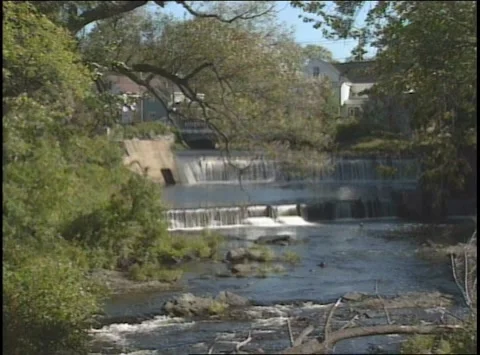 Philips Exeter Academy and observing UFO happenings in New Hampshire, 1998 Vidéo 164341022