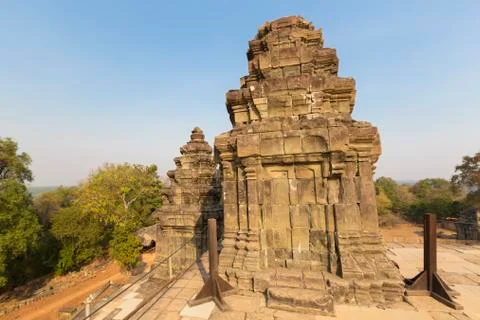Phnom bakheng Temple in Angkor. Siem reap, UNESCO site Cambodia. Stock Photos