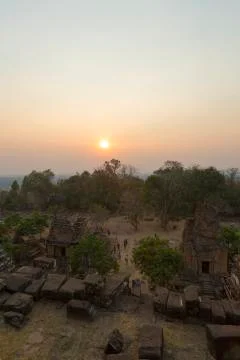 Phnom bakheng Temple in Angkor. Siem reap, UNESCO site Cambodia. Stock Photos