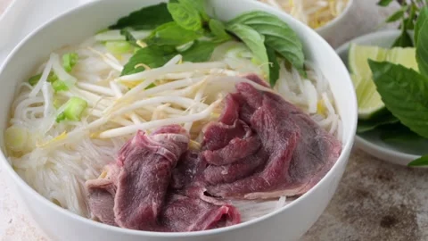  pho bo, vietnamese raw beef and rice noodle shoup Stock-Footage 274368929