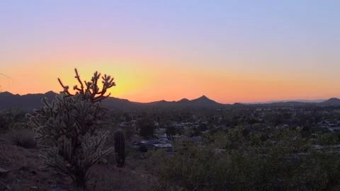 Phoenix desert at dusk Vídeos de archivo 200505024