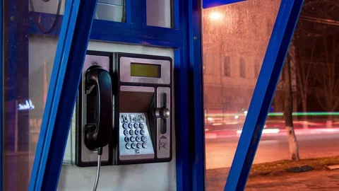 Phone booth in the night time lapse video Video stock 73744150