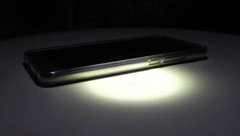 Phone close-up in a dark key in traffic around the world Vídeo Stock 85585922