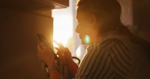 Phone in Hand 스톡 동영상 278068117
