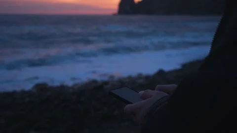 Phone man hand evening. Vídeos de archivo 239268149