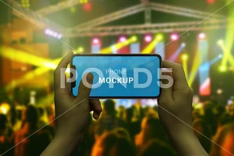 Phone mockup in woman hands, horizontal position PSD-Vorlage