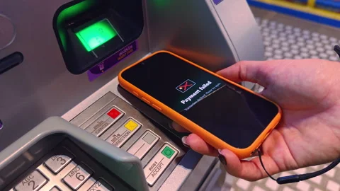 Phone Showing “Payment Failed” Message When Attempting Contactless Transaction a Stock Footage 320733444