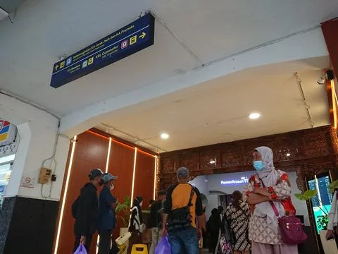 Photo - Editorial - Ticket Checking Gate at Yogyakarta Train Station 01 04 Stock Photos