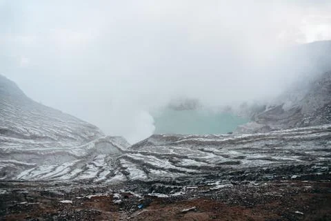 Photo of smoke volcano crater on Java island Foto stock