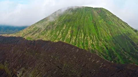 Photo of smoke volcano crater on Java island Foto stock