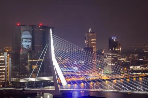 Photograph projected on high-rise 스톡 사진