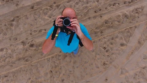 Photographer videographer at work. 스톡 동영상 91115424