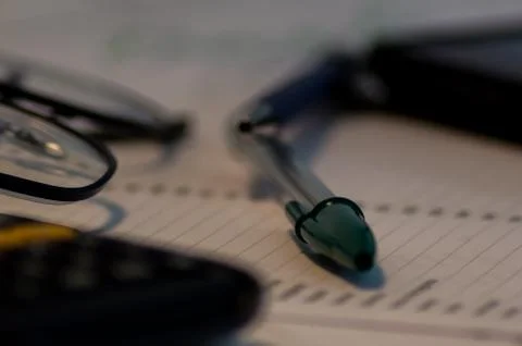 Photography of an office table with different objects. Foto stock