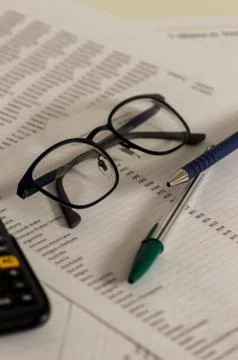 Photography of an office table with different objects. Foto stock