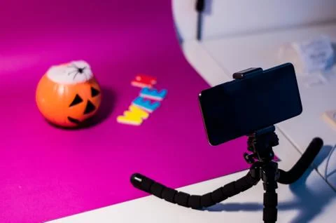 Photography of a table with halloween objects prepared to be photographed. Stock-Fotos