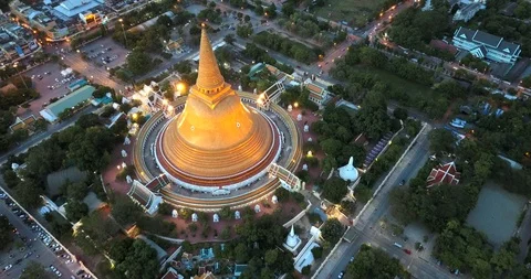 Phra Pathom Chedi at dusk, the world's tallest stupa in Thailand 스톡 동영상 90547177