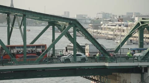 Phra Phutthayotfa Bridge, Memorial Bridge, Chao Phraya River Bangkok, Thailand. Stock Footage 297868313
