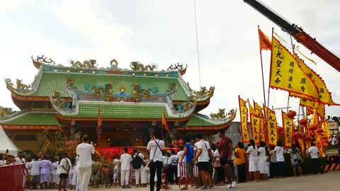 PHUKET, 08 OCT 2018 : The first day of the Vegetarian festival is raised by t Video stock 96143360
