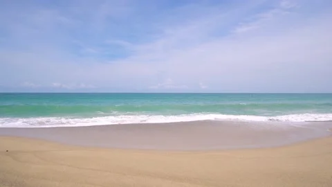 Phuket beach sea, View of beach sea on sun light in the summer. At Karon Beach, Vídeos de archivo 139048910