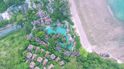 Phuket Thailand Hovering Then Slightly Moving Shot Over Beach Homes Vidéo 60331659