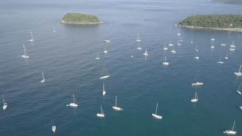 Phuket view point to kata noi beach,kata beach,karon beach at phuket thailand Vidéo 85588646