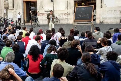  Physicist Giorgio Parisi in Solidarity with student protest on Gelmini Re... Fotos Stock