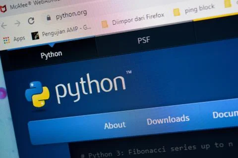 Phyton.org website home page on computer screen. Stock Photos