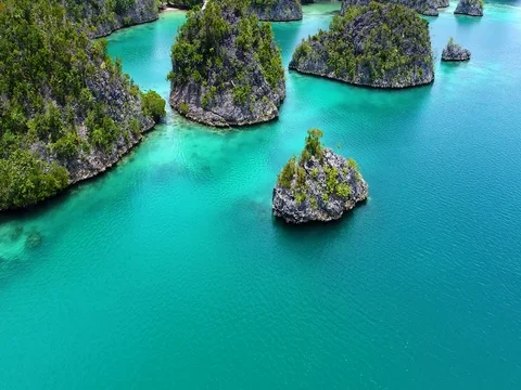 Pianemo Islands Stock-Footage 82925186