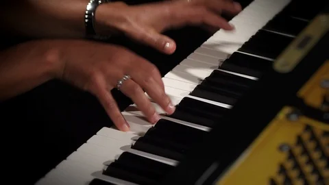 Pianist Video stock 111939145