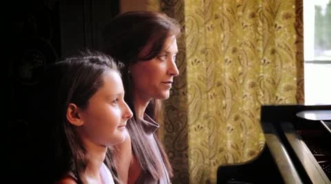 Piano 3 Vídeos de archivo 19048415