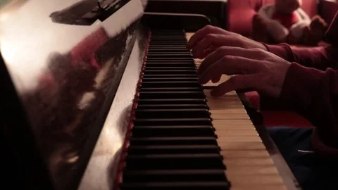 Piano Video stock 88410360