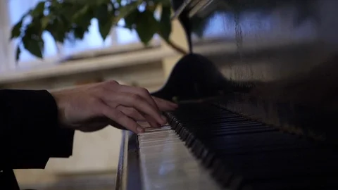 Piano player Video stock 106769357