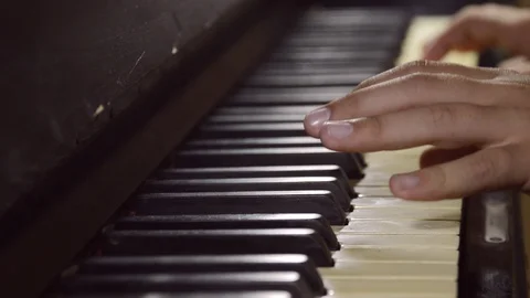 Piano playing Video stock 90520113