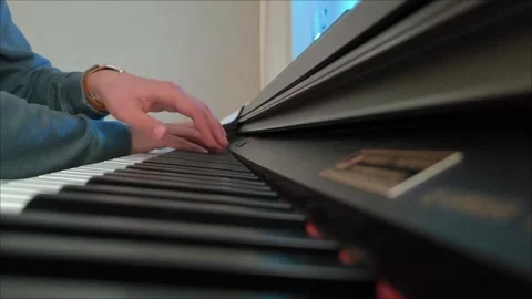 Piano's arpeggio Stock Footage 287461516
