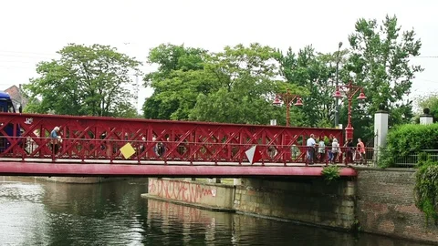 Piaskowy bridge Video stock 89859558