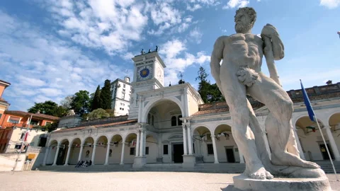 Piazza della Liberta pan left 스톡 동영상 193996863