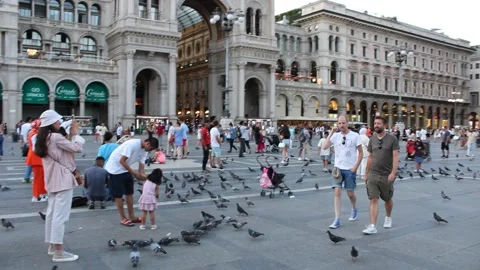 Piazza Duomo Milan 스톡 동영상 203801579