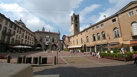 Piazza Vecchia in Bergamo Stock Footage 76089234