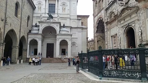 Piazza Vecchia in Bergamo Stock Footage 76551534