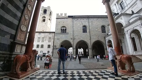 Piazza Vecchia in Bergamo Stock Footage 76556268
