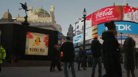 Piccadilly circus people eros time lapse Stock Footage