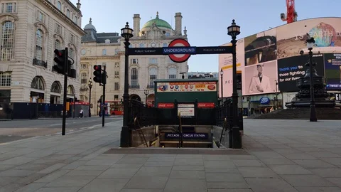 PICCADILLY CIRCUS SHUT DOWN DURING COVID-19 PANDEMIC LOCKDOWN, 4K Stock Footage 128838680