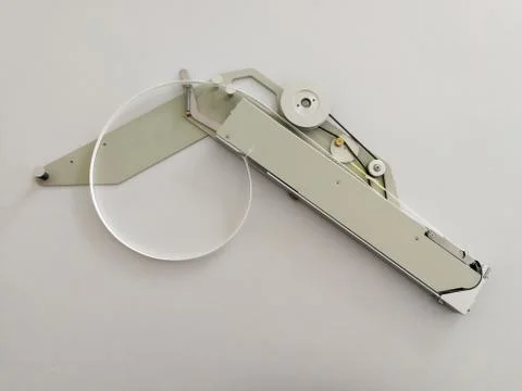 Pick and place feeder for automatic electronic components assembly Foto stock
