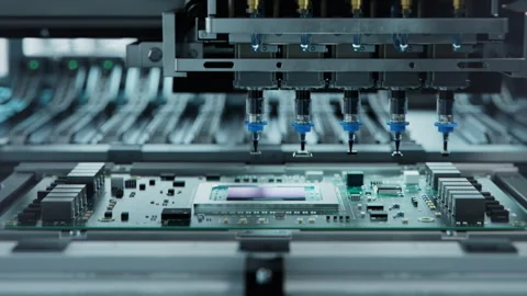 Pick and Place machine installs Components on Circuit Board Vidéo 241488376