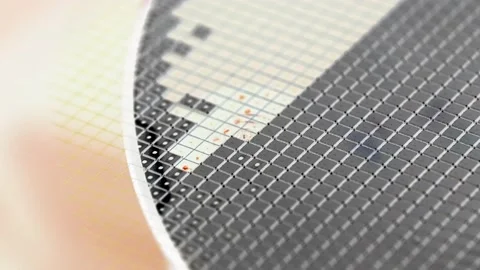 Pick up silicon die  in die attach machine in semiconductor manufacturing, Stock-Footage 197034854