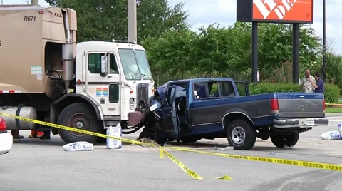 Pick Up vs Garbage Truck SPFR#2 Video stock 937246