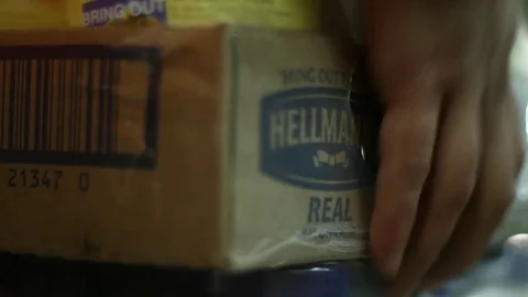 Picking up box Video stock 77050765