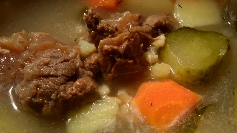 Pickle soup with beef Vidéo 302240082