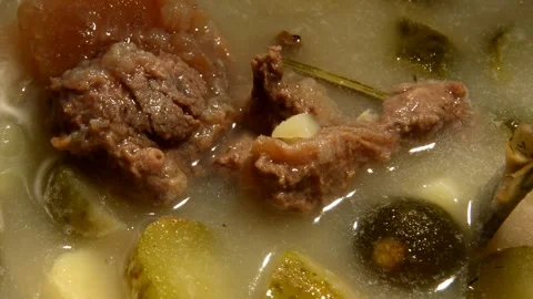 Pickle soup with beef Vidéo 302242739